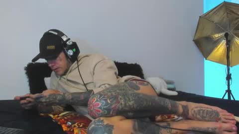 Snapshot of cleosexxx chatting on 10-18-25, 09:37 cleo y maikol online show from 10-18-25, 09:37