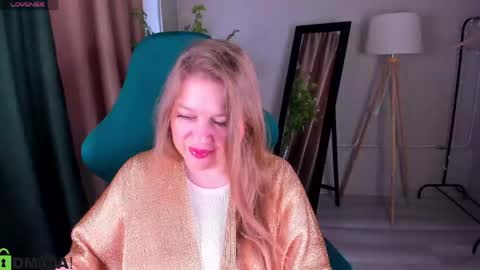 Snapshot of cleoxotie chatting on 05-27-26, 01:13 cleoxotie online show from 05-27-26, 01:13