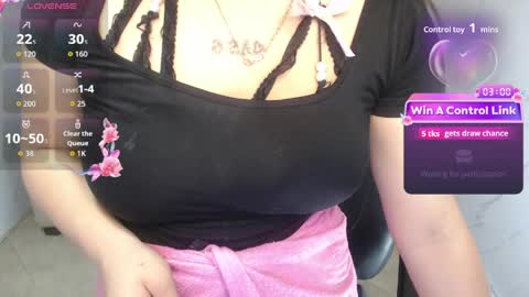 Snapshot of clhoe_b chatting on 05-13-26, 08:06 Clhoe online show from 05-13-26, 08:06