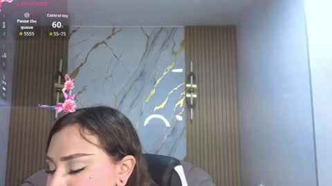 Snapshot of clhoe_b chatting on 05-16-26, 12:59 Clhoe online show from 05-16-26, 12:59