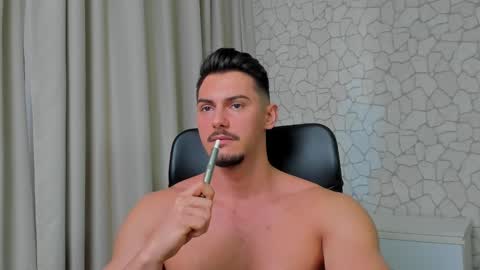 Snapshot of clintmasterss chatting on 03-08-25, 09:28 ClintMasterss online show from 03-08-25, 09:28