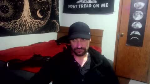 Snapshot of clintwood12 chatting on 10-17-25, 01:31 chad online show from 10-17-25, 01:31