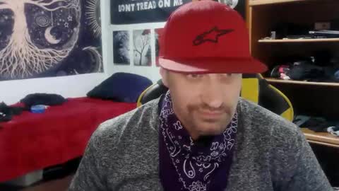 Snapshot of clintwood12 chatting on 12-13-25, 09:31 chad online show from 12-13-25, 09:31