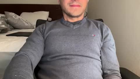 Snapshot of clittypanties chatting on 12-14-25, 05:29 clittypanties online show from 12-14-25, 05:29