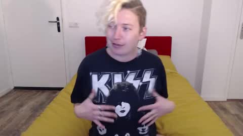 Syl  online show from 02-23-25, 02:35