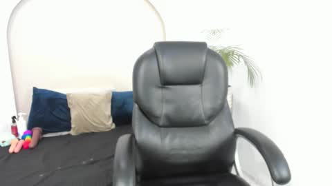 Snapshot of cloe_amazingg chatting on 01-09-26, 01:47 Cloe online show from 01-09-26, 01:47