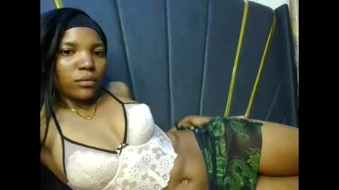 Snapshot of cloe_mae chatting on 10-17-25, 11:07 Cloe online show from 10-17-25, 11:07