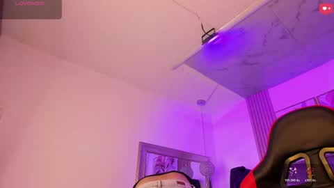 Snapshot of cloe_x_billy chatting on 04-21-26, 12:22 Cloe x Billy online show from 04-21-26, 12:22
