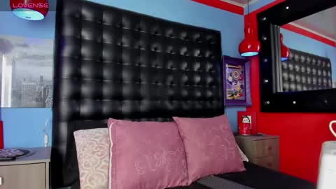 ---Cloe--- online show from 10-19-25, 08:42