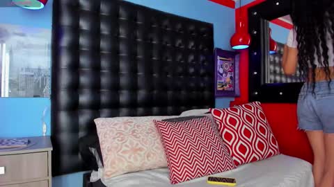 ---Cloe--- online show from 11-18-25, 02:54