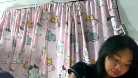Mikki online show from 04-24-26, 11:12