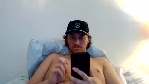 Snapshot of cloudyydayzz chatting on 02-23-26, 10:18 tallhungandcloudy online show from 02-23-26, 10:18