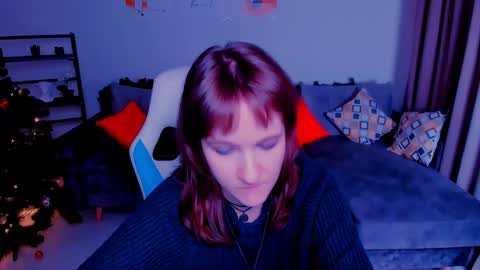 Snapshot of clover_red chatting on 01-04-25, 05:58 Clover follow me online show from 01-04-25, 05:58