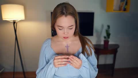 Hi everybody Im Lily Today is my first day here Lets get acquainted online show from 12-16-24, 10:13