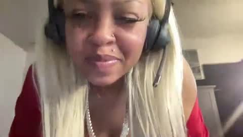 CocaNutt online show from 02-08-25, 01:01