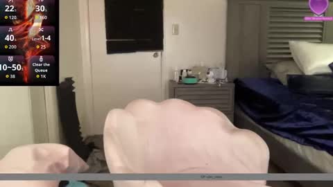 CocaNutt online show from 09-28-25, 06:19