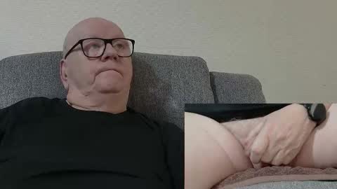 Snapshot of cockneymack51 chatting on 03-15-26, 12:33 Charlie. online show from 03-15-26, 12:33