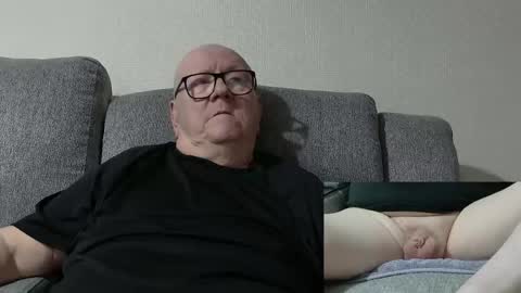 Snapshot of cockneymack51 chatting on 04-03-26, 10:30 Charlie. online show from 04-03-26, 10:30