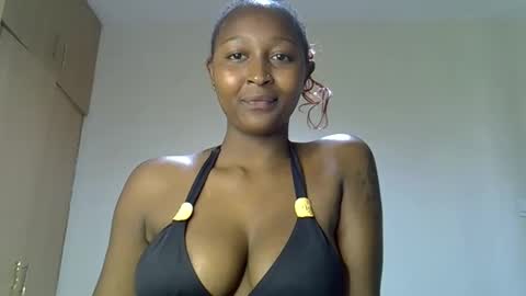 Snapshot of coco_babyy chatting on 11-14-25, 11:42 bella online show from 11-14-25, 11:42