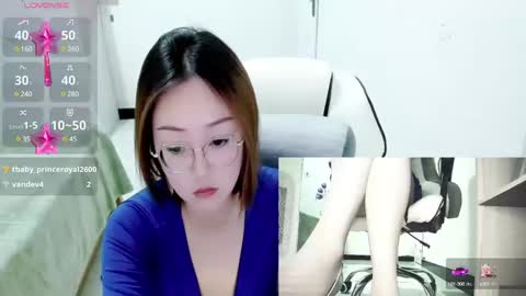 Snapshot of coco_coo chatting on 02-22-25, 04:51 coco online show from 02-22-25, 04:51