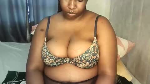 Zuri online show from 03-25-26, 01:28