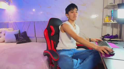 Snapshot of cococumps chatting on 05-08-26, 01:27 COCO online show from 05-08-26, 01:27