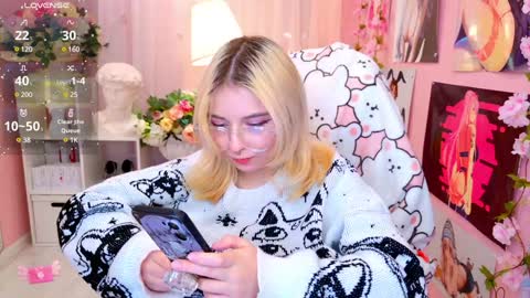 Snapshot of coconut_mia chatting on 01-16-25, 03:23 Mia online show from 01-16-25, 03:23