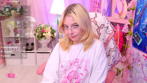 Snapshot of coconut_mia chatting on 01-26-25, 03:27 Mia online show from 01-26-25, 03:27