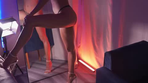 Coconutcatin online show from 09-24-25, 07:39