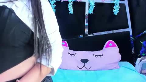 Snapshot of cocoo_nuth chatting on 09-20-25, 02:56 Cocoo online show from 09-20-25, 02:56