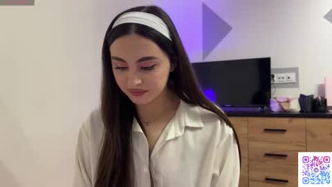 Snapshot of coffee_wihtout_milk chatting on 02-24-26, 06:06 Yumi online show from 02-24-26, 06:06