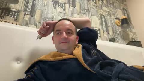 Snapshot of colambus555 chatting on 10-19-25, 05:02 colambus555 online show from 10-19-25, 05:02