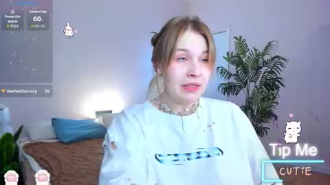 Collen Mon Tue Wed Thu Fri GMT 3 0300am - 0900am  online show from 02-23-26, 05:10