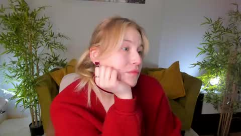 Snapshot of colleen_blake chatting on 05-31-26, 06:09 Collen Mon Tue Wed Thu Fri GMT 3 0300am - 0900am online show from 05-31-26, 06:09