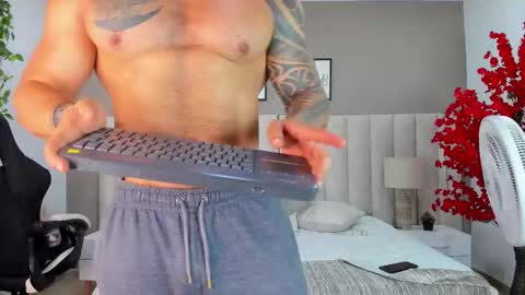 Snapshot of college_muscle_ass chatting on 09-22-25, 12:51 college_muscle_ass online show from 09-22-25, 12:51