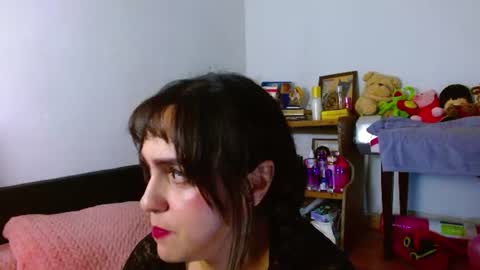 Snapshot of collette_beaufoy chatting on 06-10-26, 04:34 Collette online show from 06-10-26, 04:34