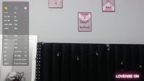 Snapshot of colombia_mommy_ chatting on 12-16-24, 12:27 GRETCHEN online show from 12-16-24, 12:27