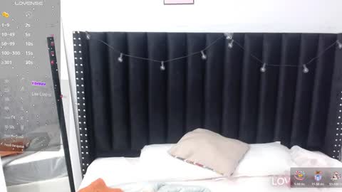 Snapshot of colombia_mommy_ chatting on 01-05-25, 12:31 GRETCHEN online show from 01-05-25, 12:31