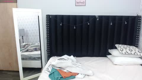 Snapshot of colombia_mommy_ chatting on 01-11-25, 12:29 GRETCHEN online show from 01-11-25, 12:29