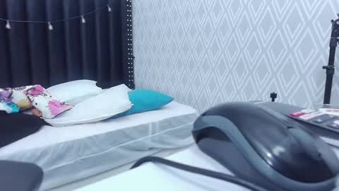 Snapshot of colombia_mommy_ chatting on 03-01-25, 12:12 GRETCHEN online show from 03-01-25, 12:12