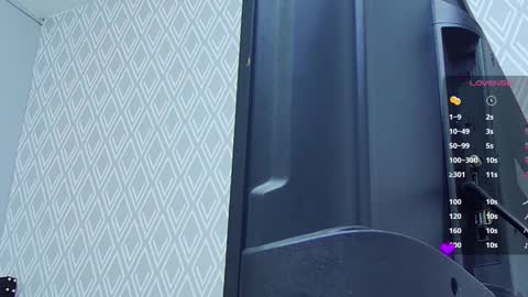 Snapshot of colombia_mommy_ chatting on 03-05-25, 12:22 GRETCHEN online show from 03-05-25, 12:22