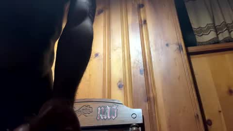 Snapshot of columbusohio614 chatting on 12-16-24, 04:13 Heavyd614 online show from 12-16-24, 04:13