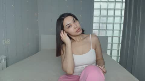 Snapshot of comely_camillla chatting on 01-10-26, 10:17 Camilla online show from 01-10-26, 10:17