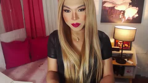 Snapshot of commanderofsexx chatting on 01-04-25, 11:17 QUEEN SABRINA online show from 01-04-25, 11:17