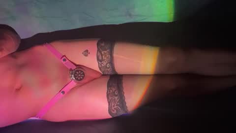 Snapshot of commandme69696969 chatting on 10-14-25, 07:36 Kimera online show from 10-14-25, 07:36