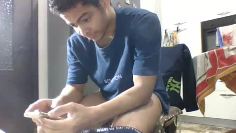 Snapshot of comobailamioso chatting on 11-18-25, 09:52 comobailamioso online show from 11-18-25, 09:52