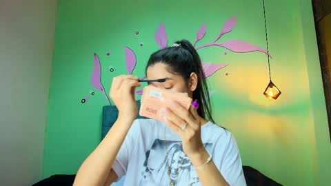 C O N N I E online show from 11-28-25, 02:53