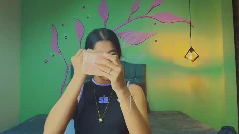 C O N N I E online show from 12-05-25, 08:27