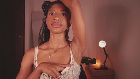 Snapshot of connie_west0 chatting on 12-18-24, 01:37 independent model online show from 12-18-24, 01:37