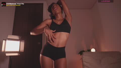 Snapshot of connie_west0 chatting on 12-30-24, 11:17 independent model online show from 12-30-24, 11:17